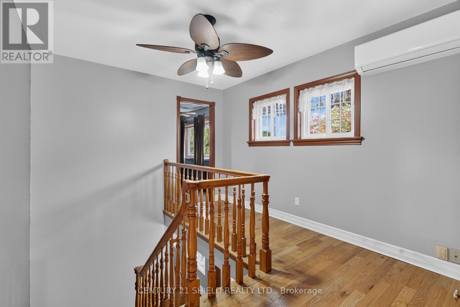 868 Laflin Street Property Photo 18