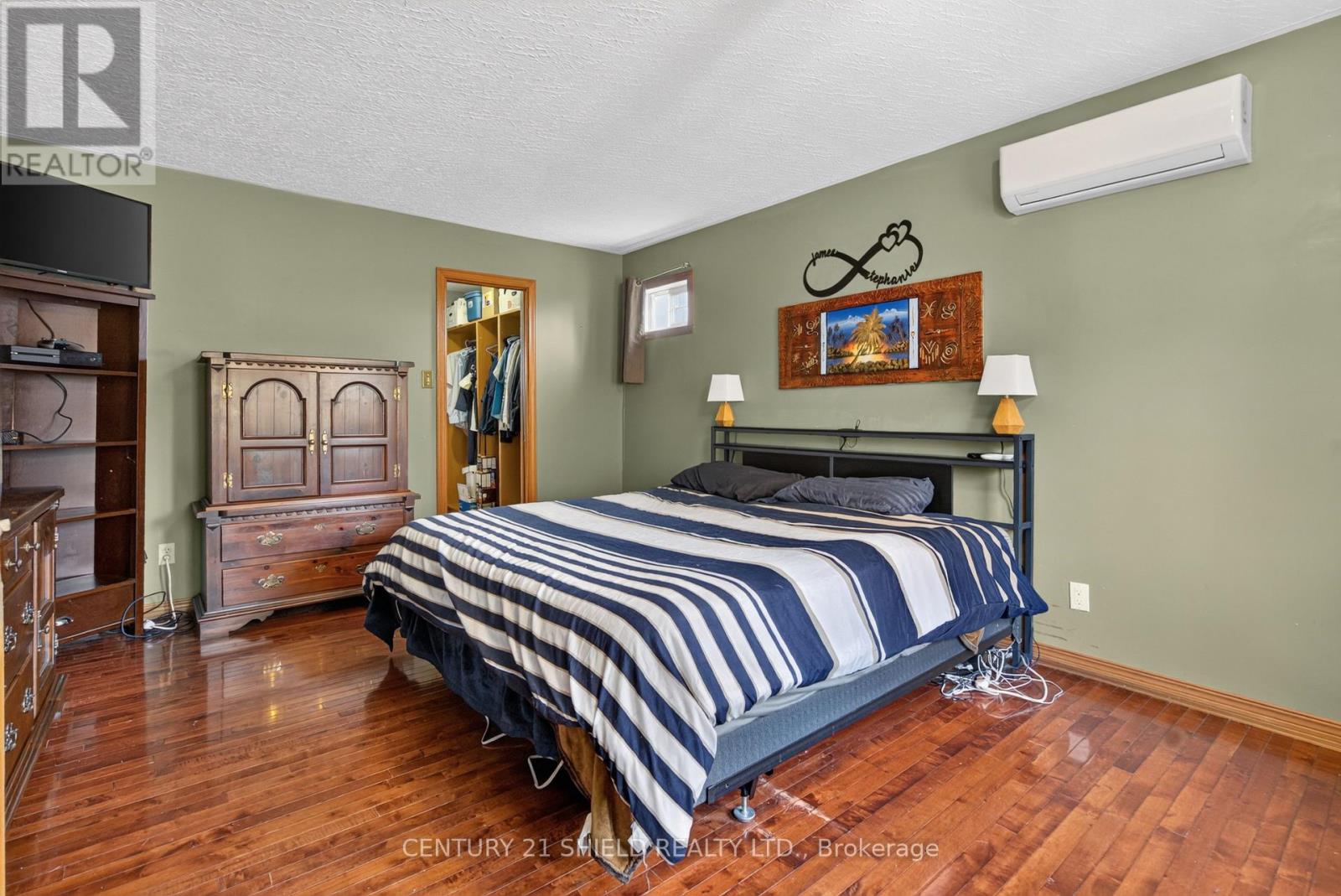 868 Laflin Street Property Photo 20