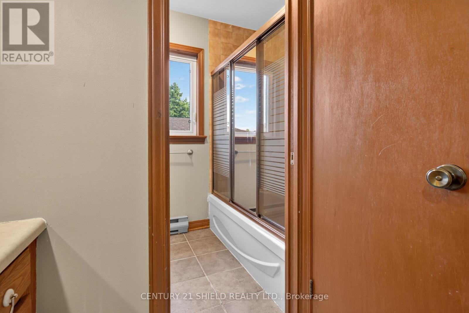 868 Laflin Street Property Photo 29