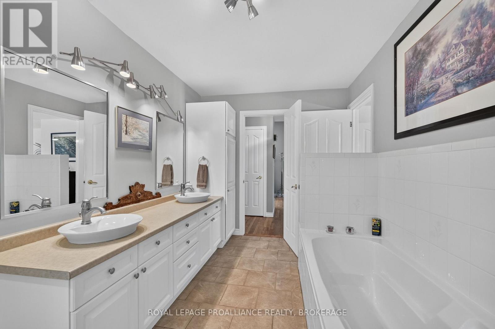 6 Vanston Road Property Photo 20