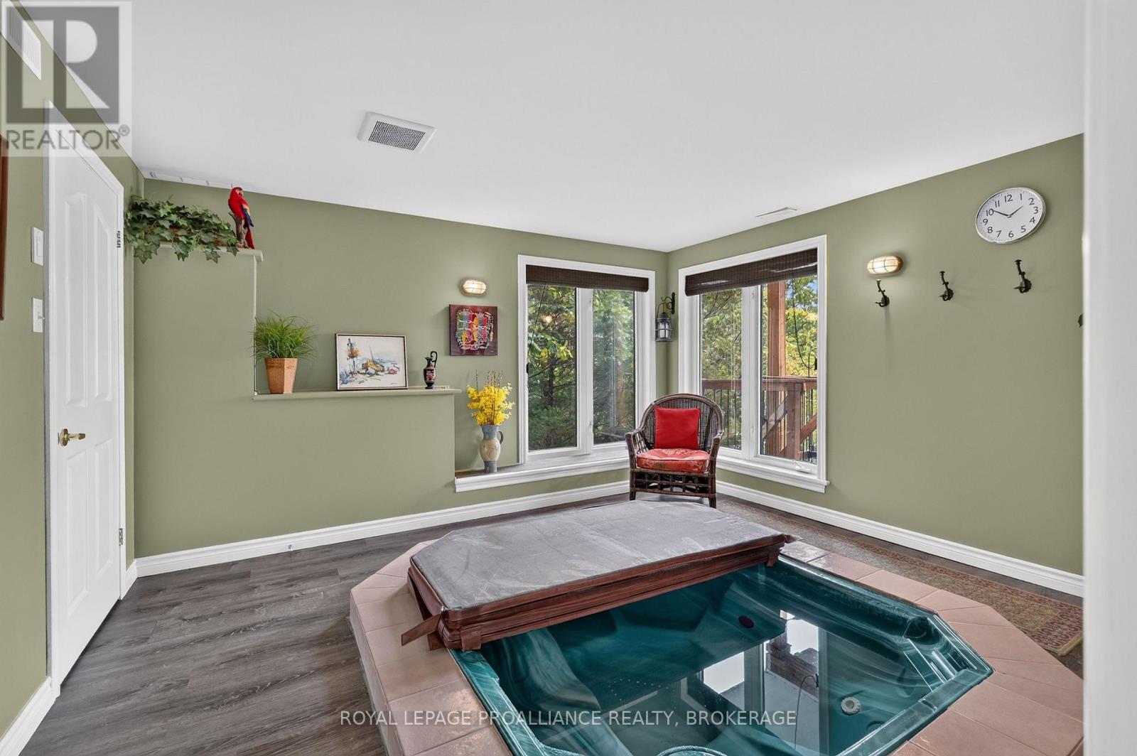 6 Vanston Road Property Photo 25