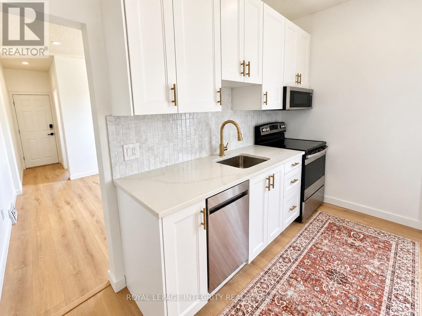 920 Gladstone Avenue Property Photo 11