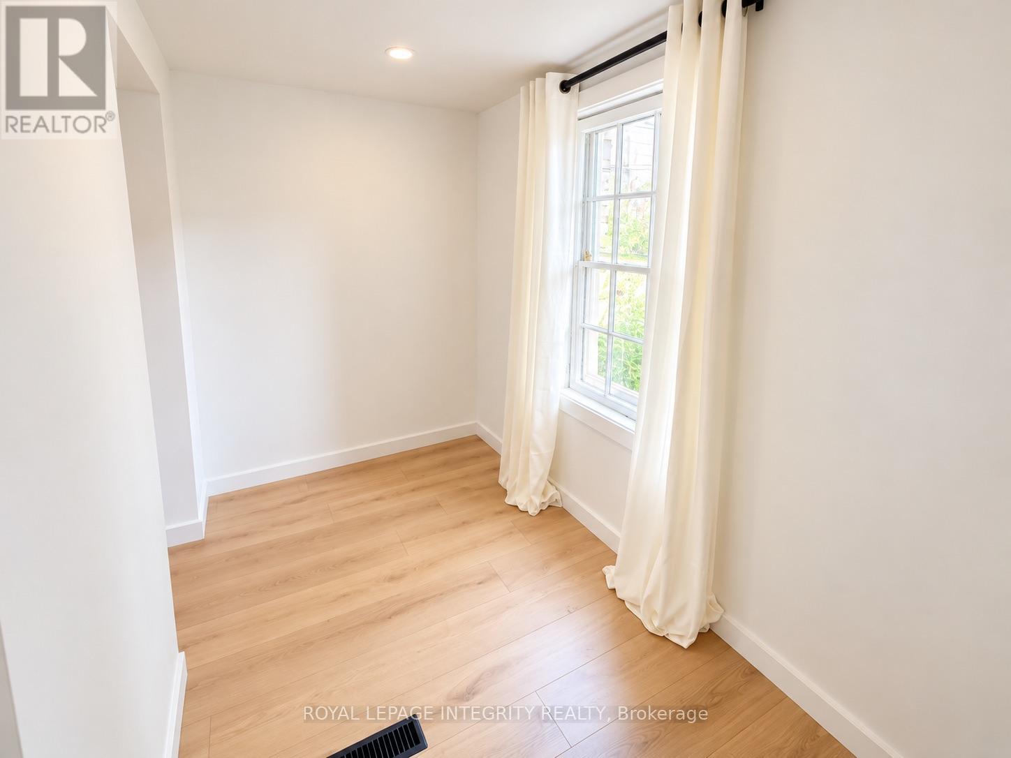 920 Gladstone Avenue Property Photo 18