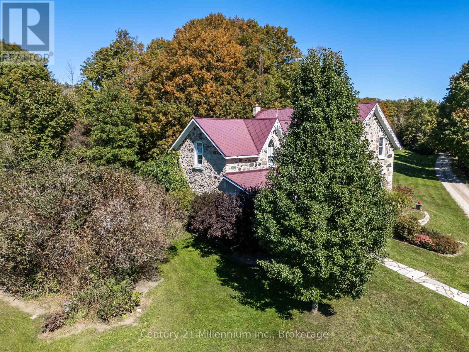 395 Elsinore Road N Property Photo 11
