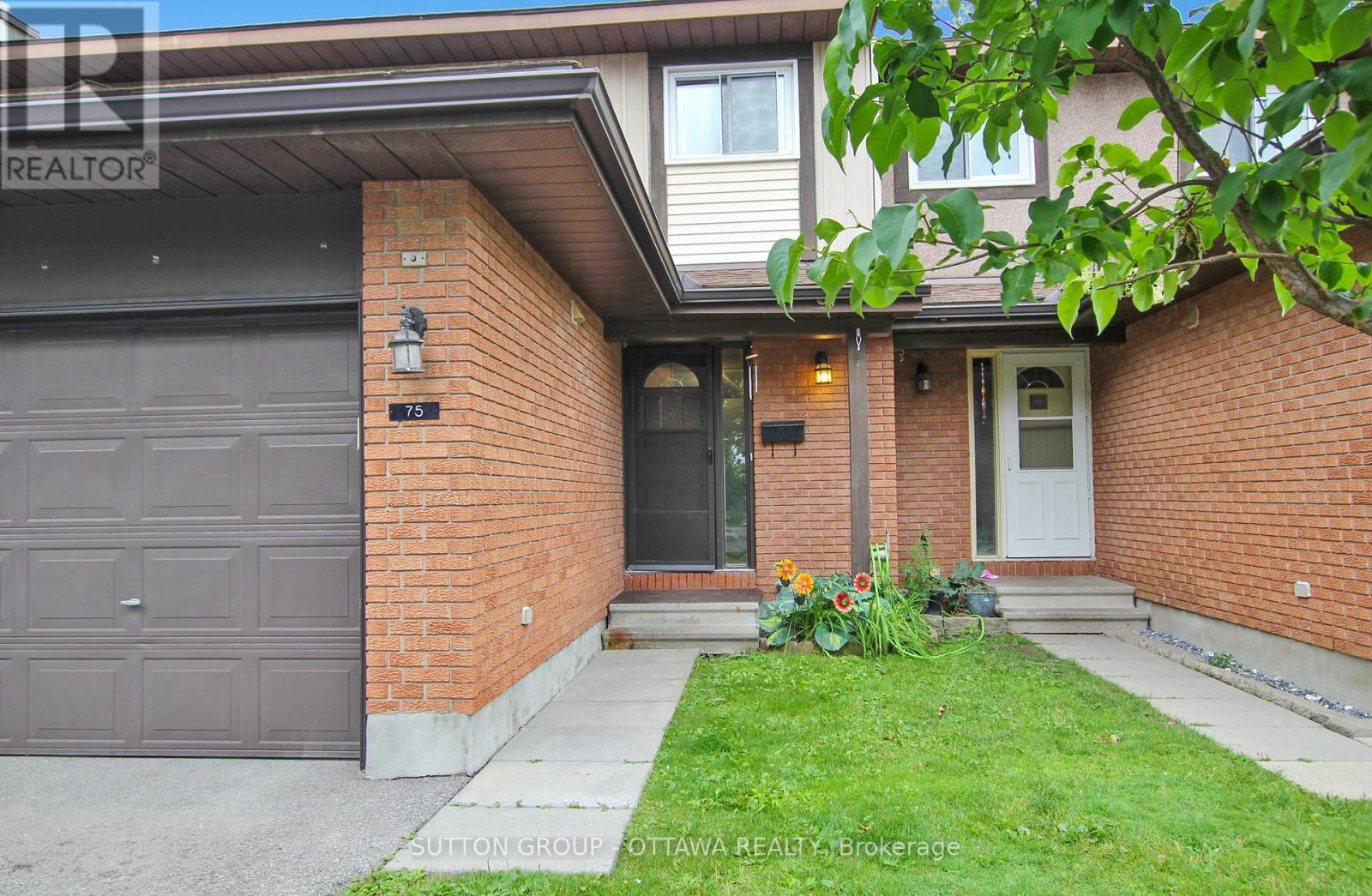 75 Clarkson Crescent Property Photo 2