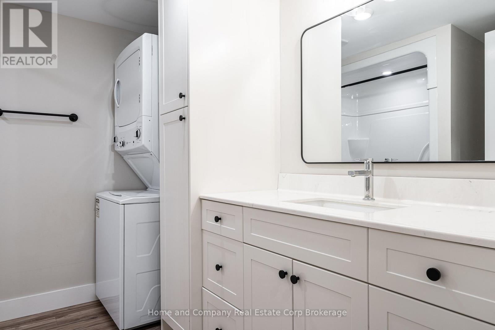 27 Brock Street Property Photo 5