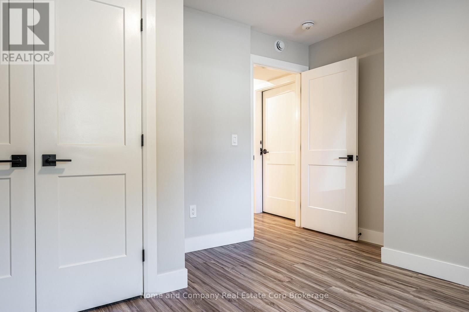27 Brock Street Property Photo 6
