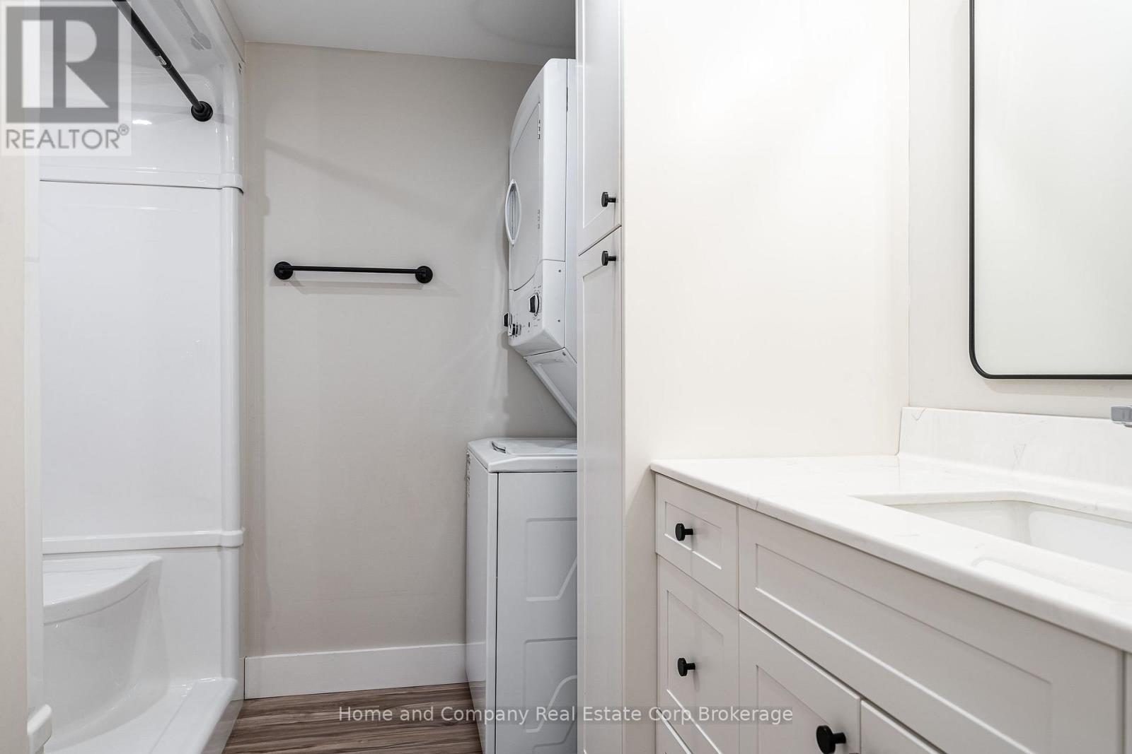 27 Brock Street Property Photo 7