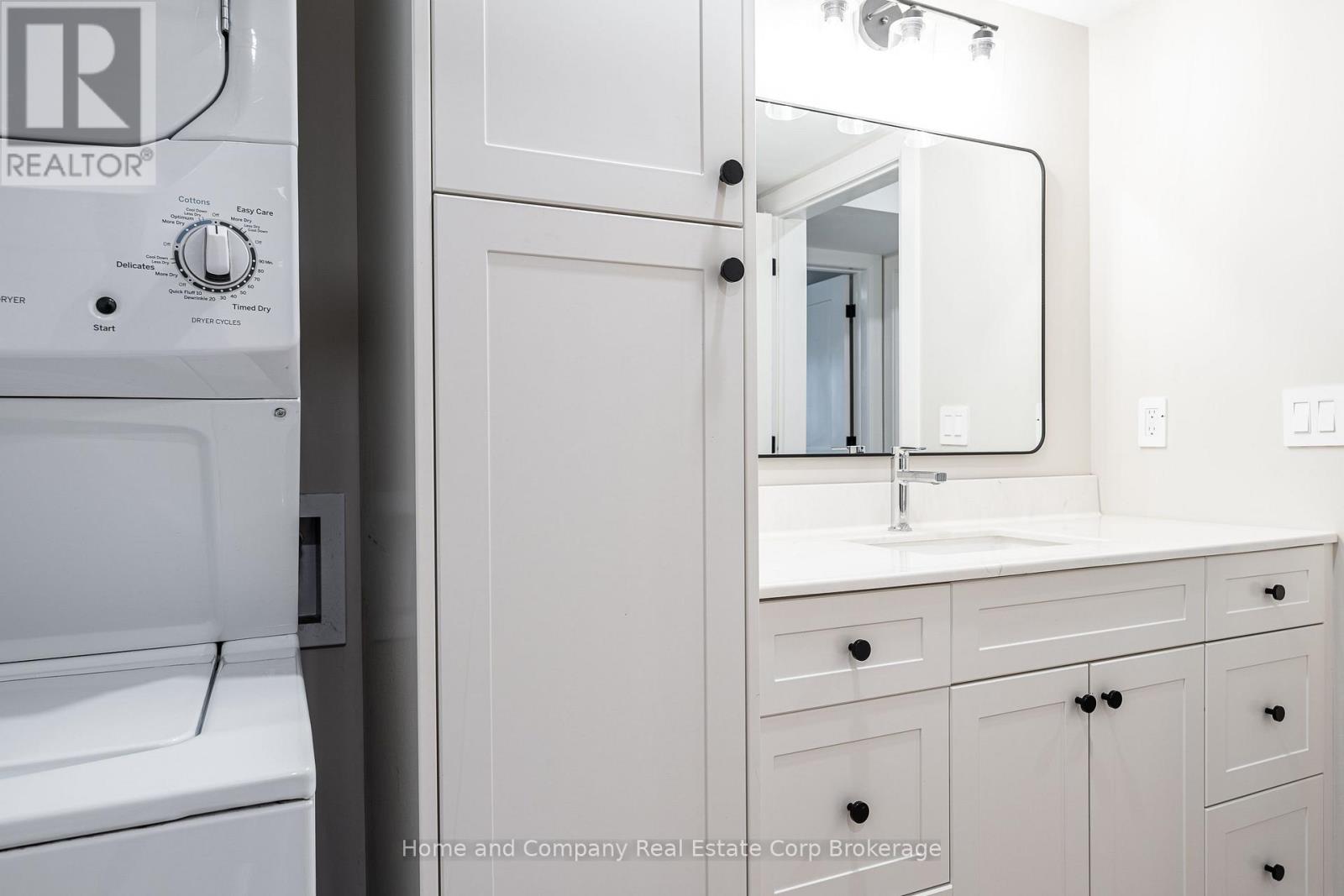 27 Brock Street Property Photo 8