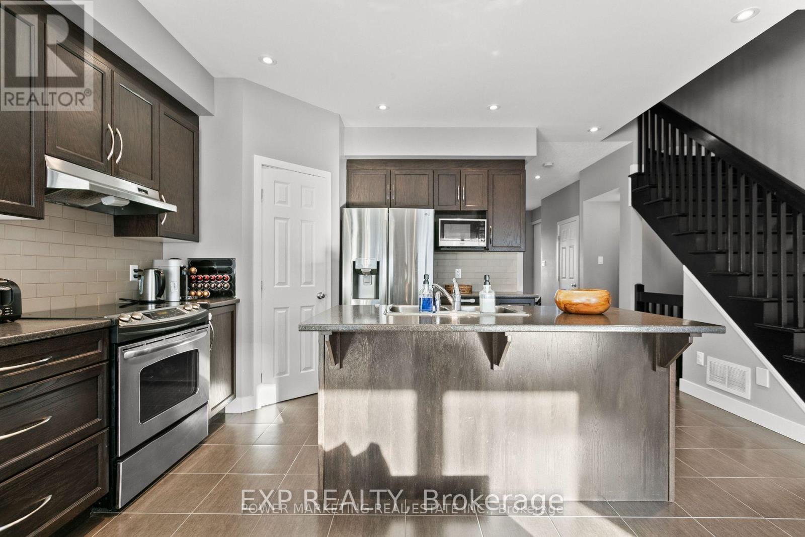2200 Nantes Street Property Photo 7