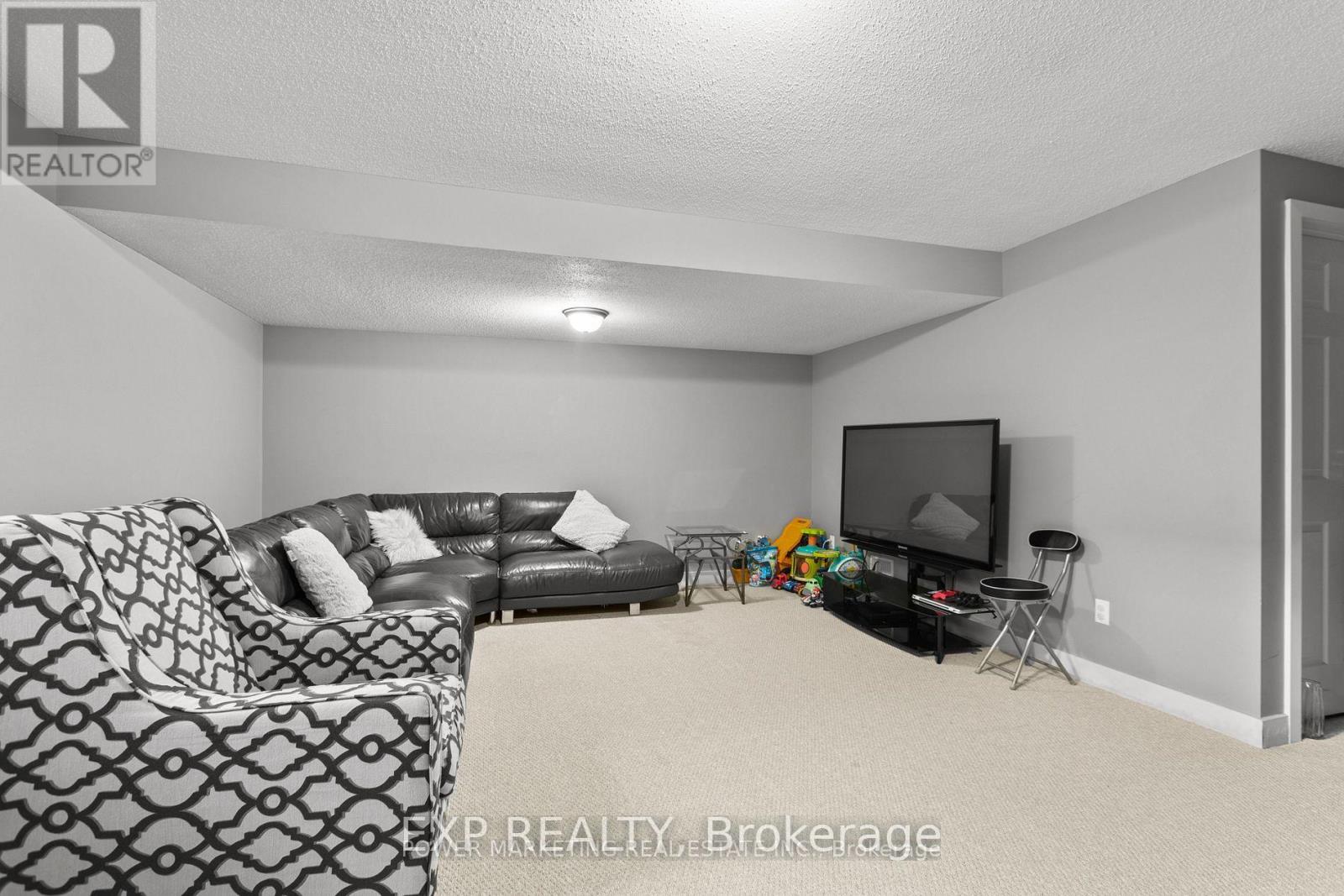 2200 Nantes Street Property Photo 22