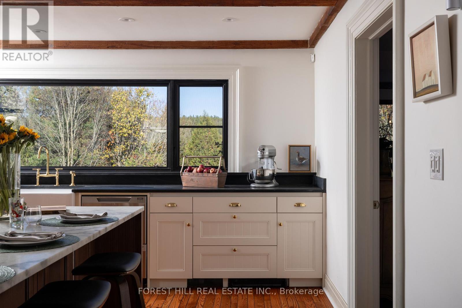 794575 Mono Centre Road Property Photo 14