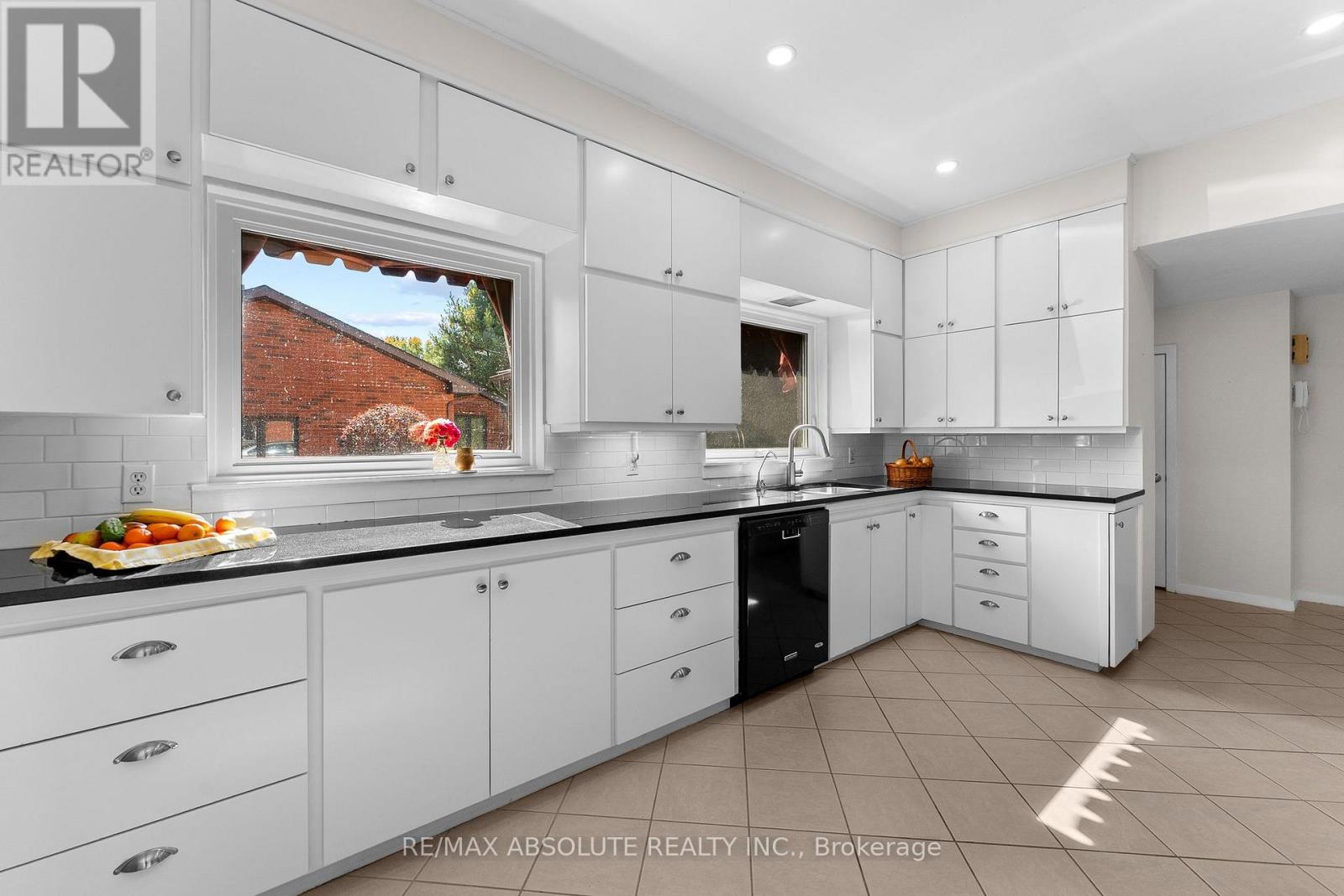 290 Harrington Street Property Photo 23