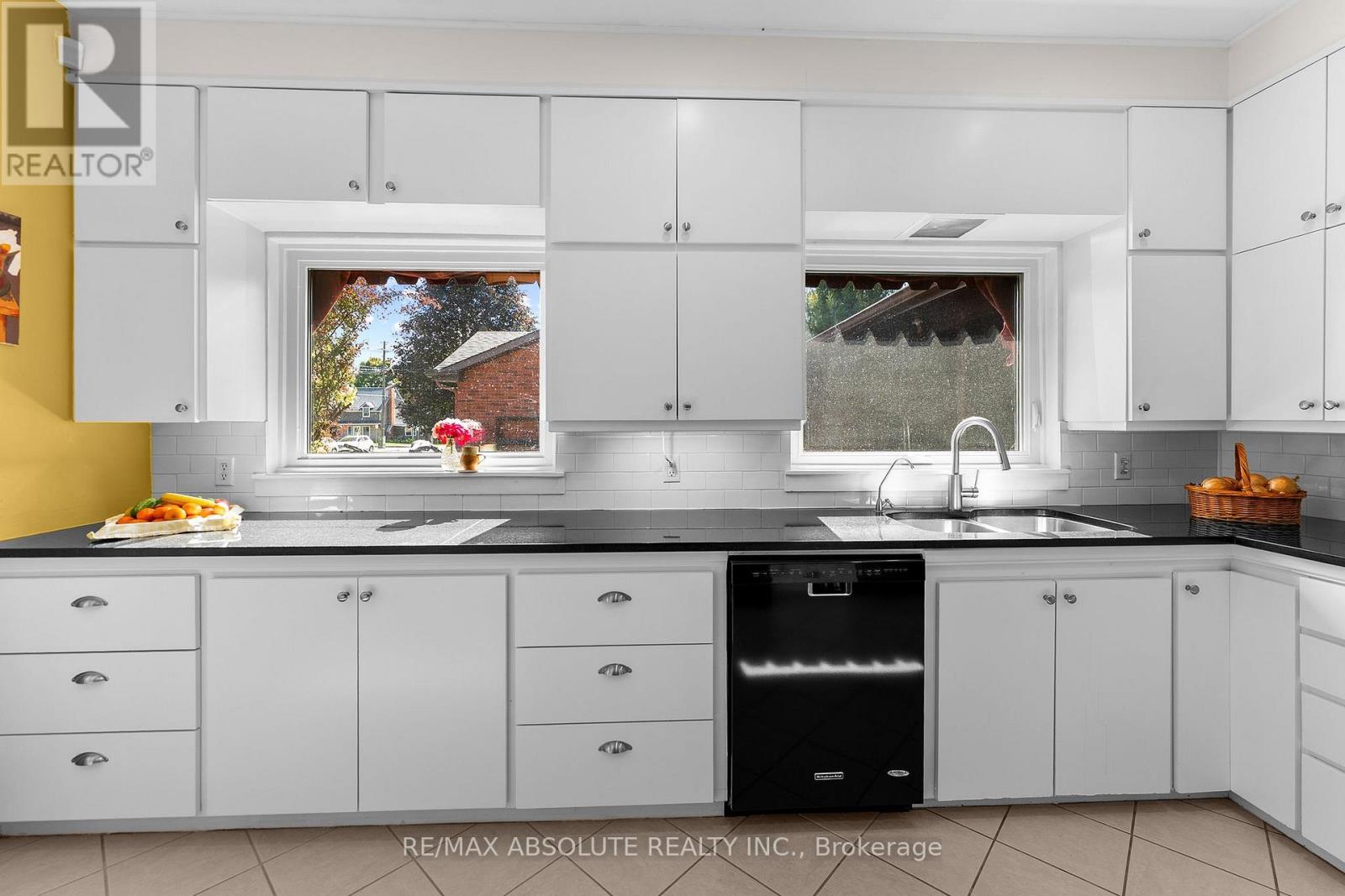 290 Harrington Street Property Photo 24