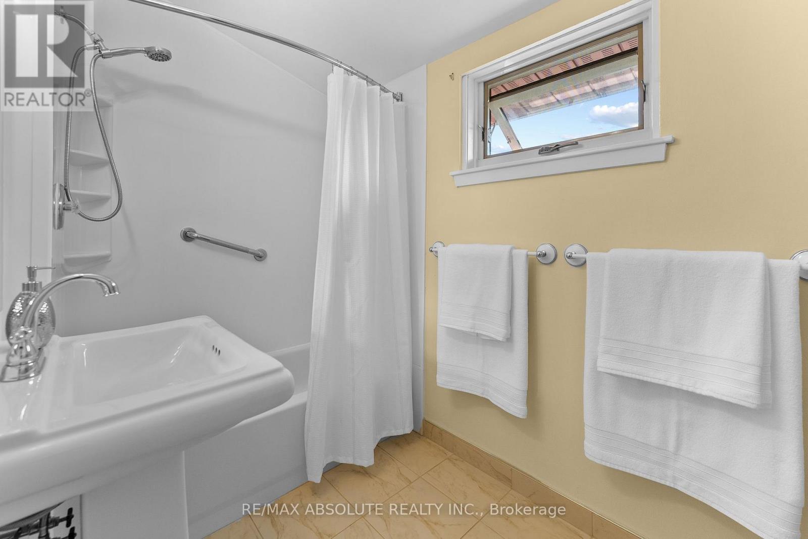 290 Harrington Street Property Photo 33