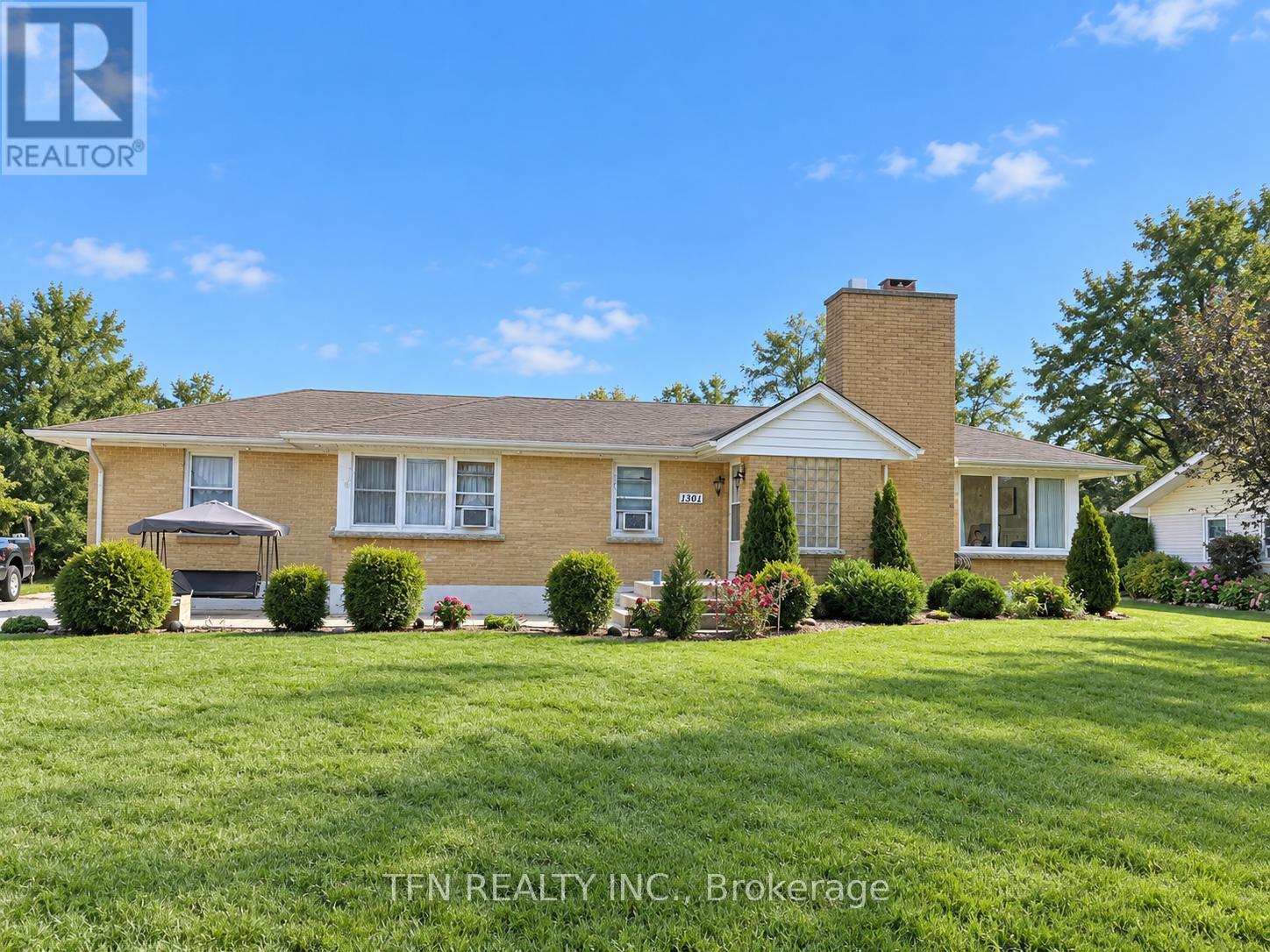 1301 Niagara River Parkway Property Photo 1