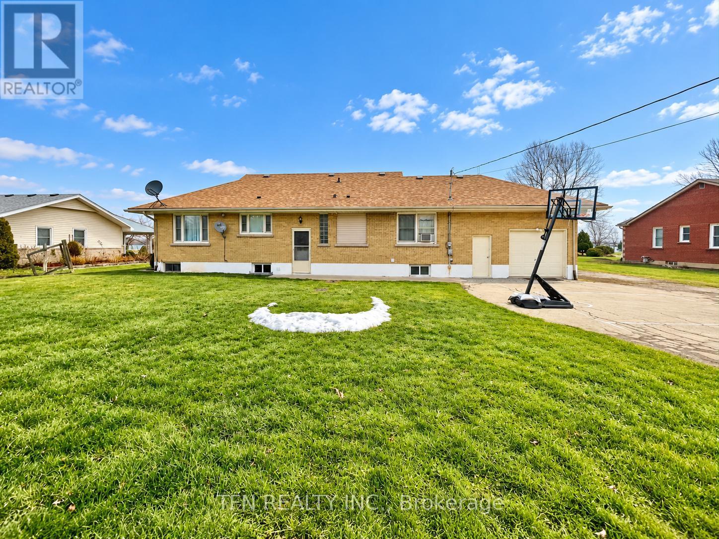 1301 Niagara River Parkway Property Photo 2