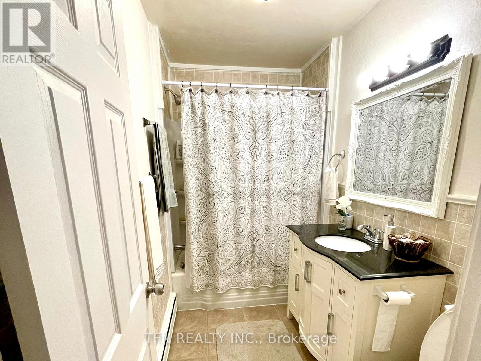 1301 Niagara River Parkway Property Photo 11