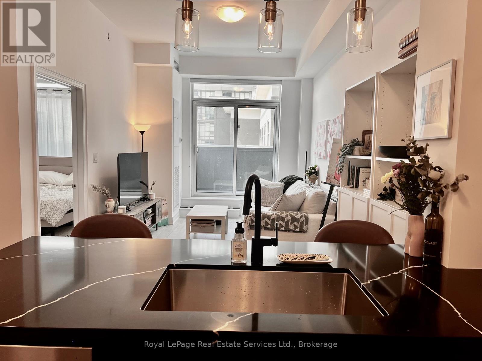 524 - 460 Dundas Street E Property Photo 6