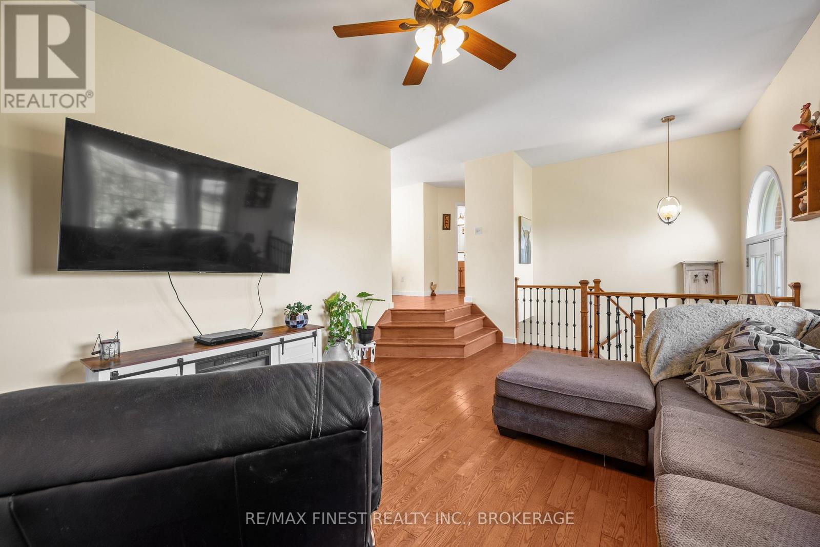2442 Keeley Road Property Photo 6