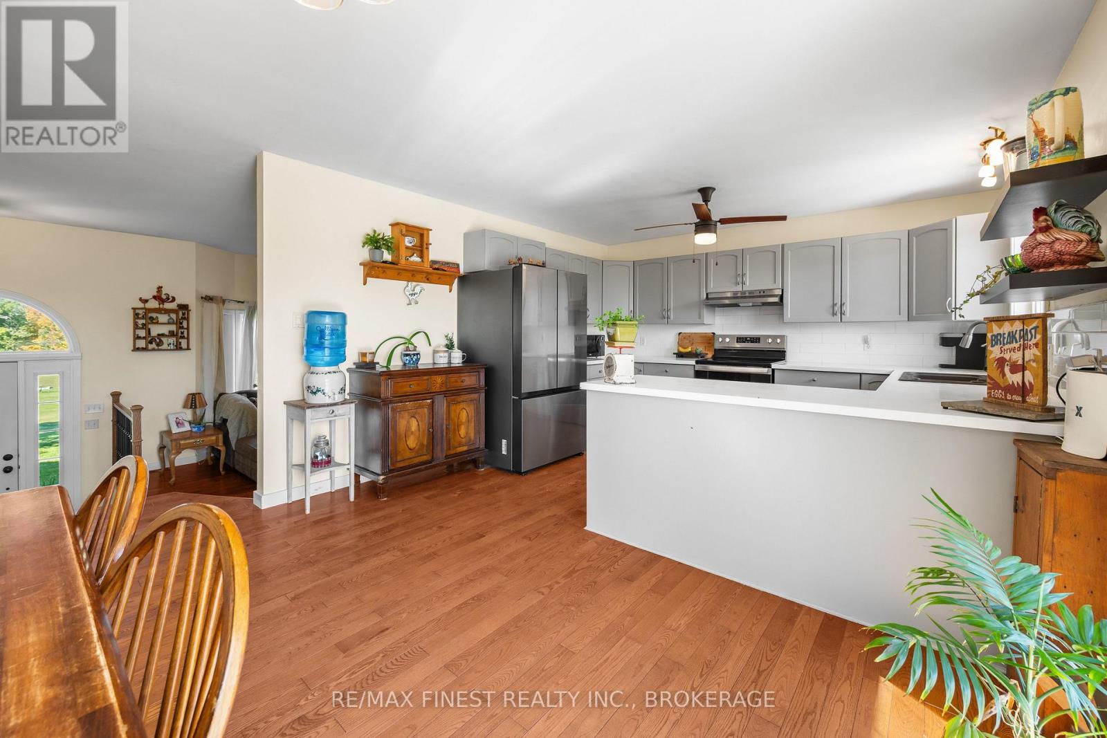 2442 Keeley Road Property Photo 8