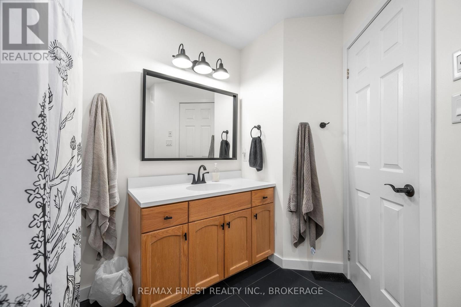 2442 Keeley Road Property Photo 15