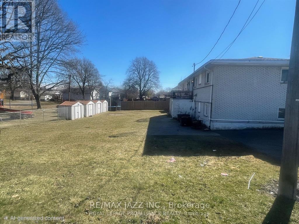 37-43 Leonard Avenue Property Photo 2