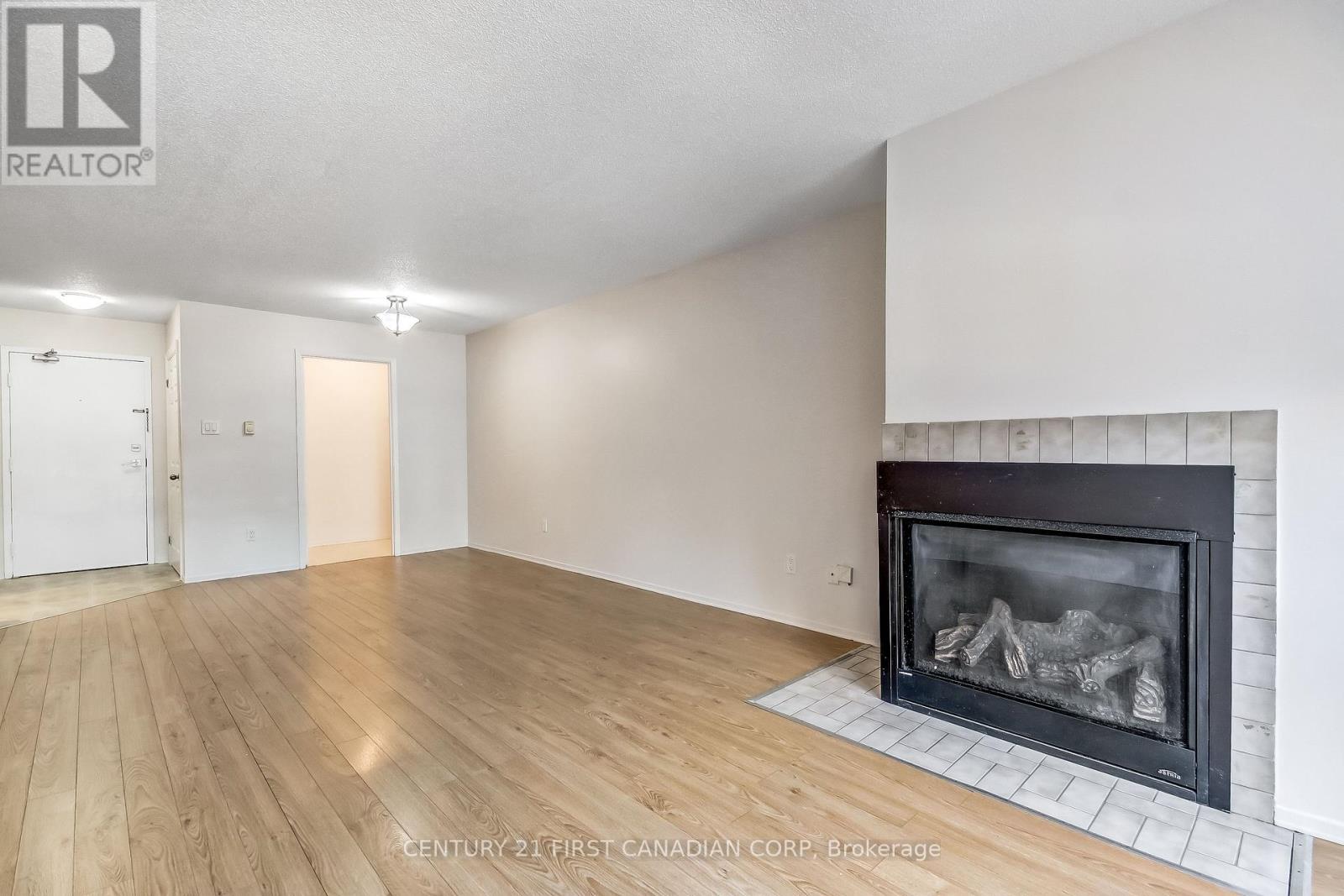 210 - 5 Jacksway Crescent Property Photo 8