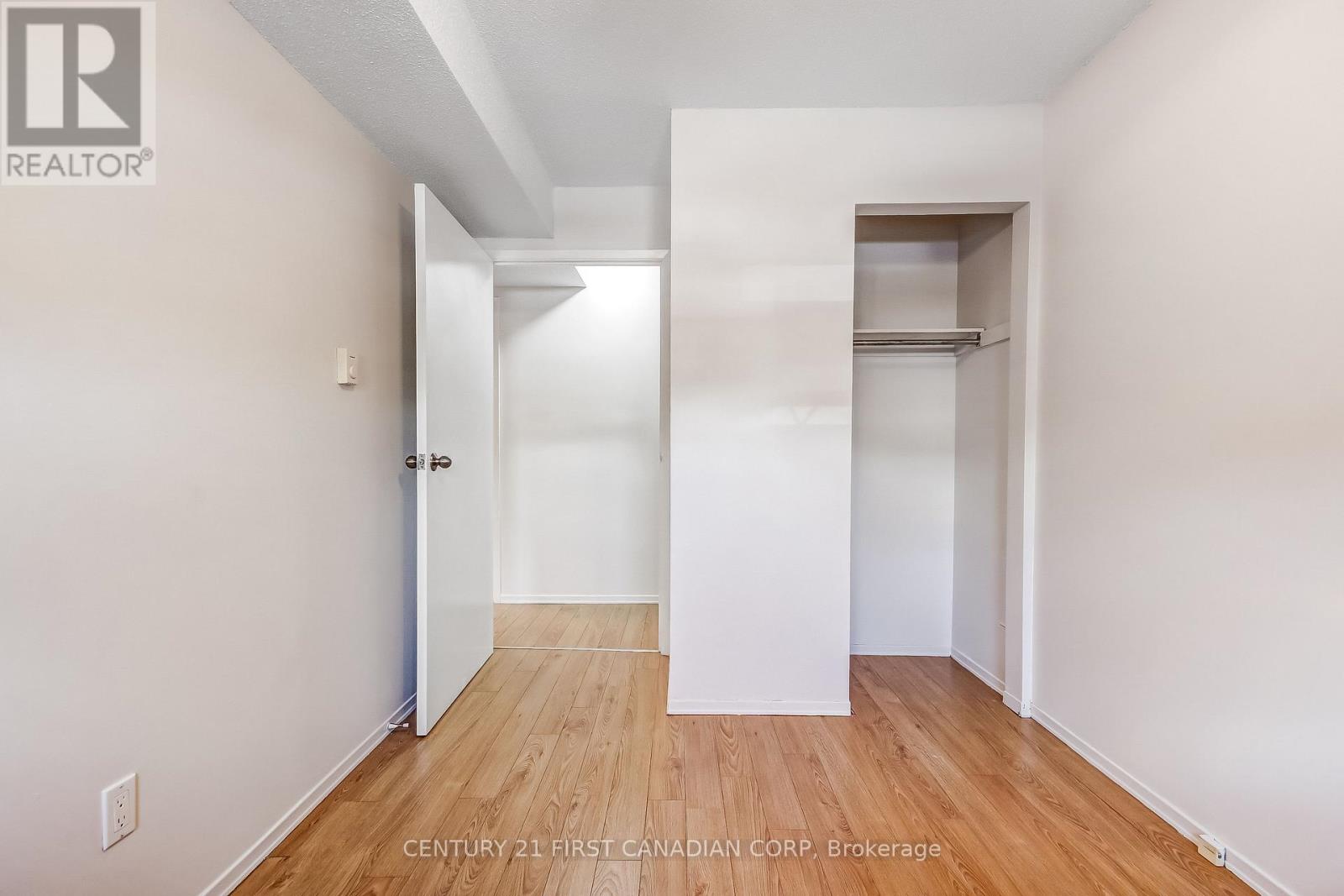 210 - 5 Jacksway Crescent Property Photo 11