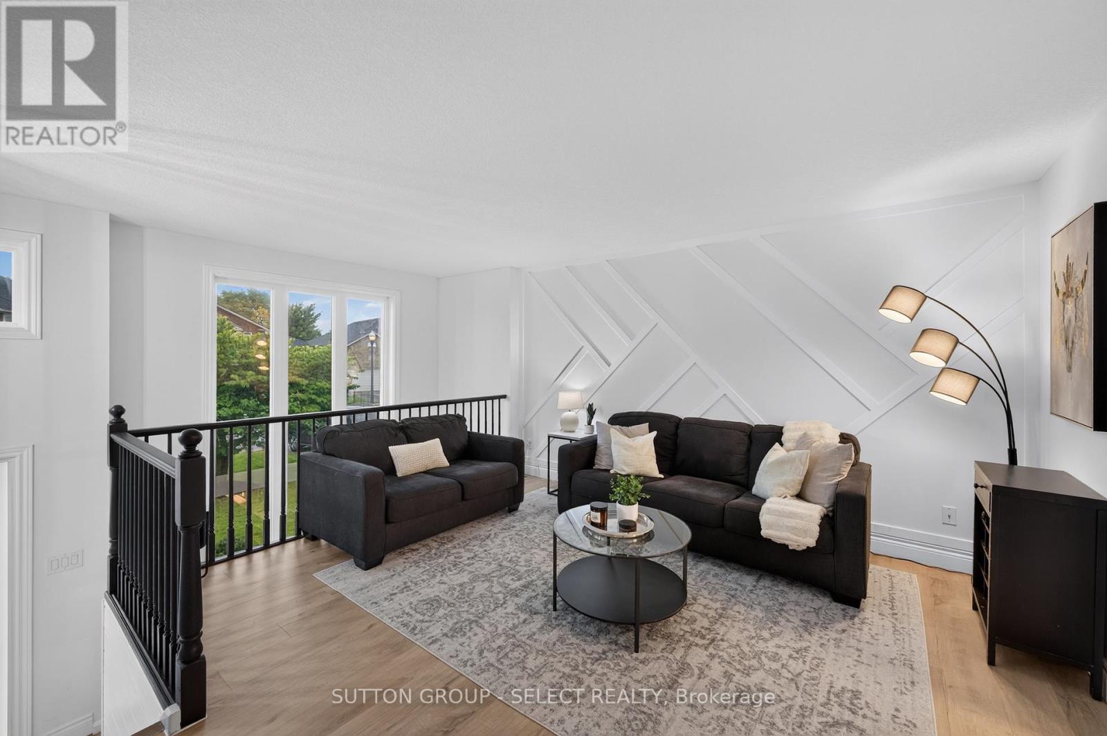 1801 Seymour Crescent Property Photo 4