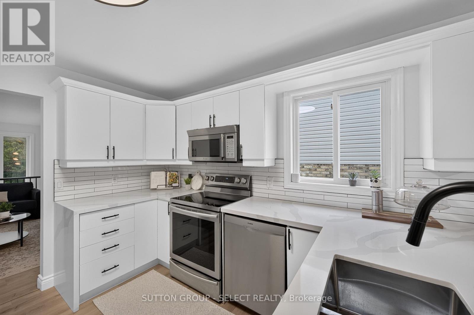 1801 Seymour Crescent Property Photo 10