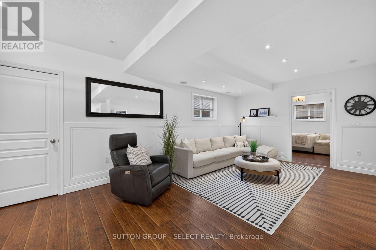 1801 Seymour Crescent Property Photo 29