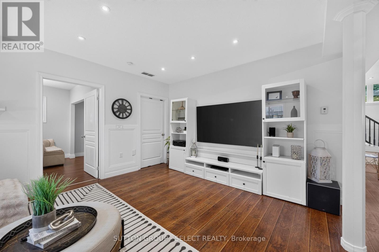 1801 Seymour Crescent Property Photo 31