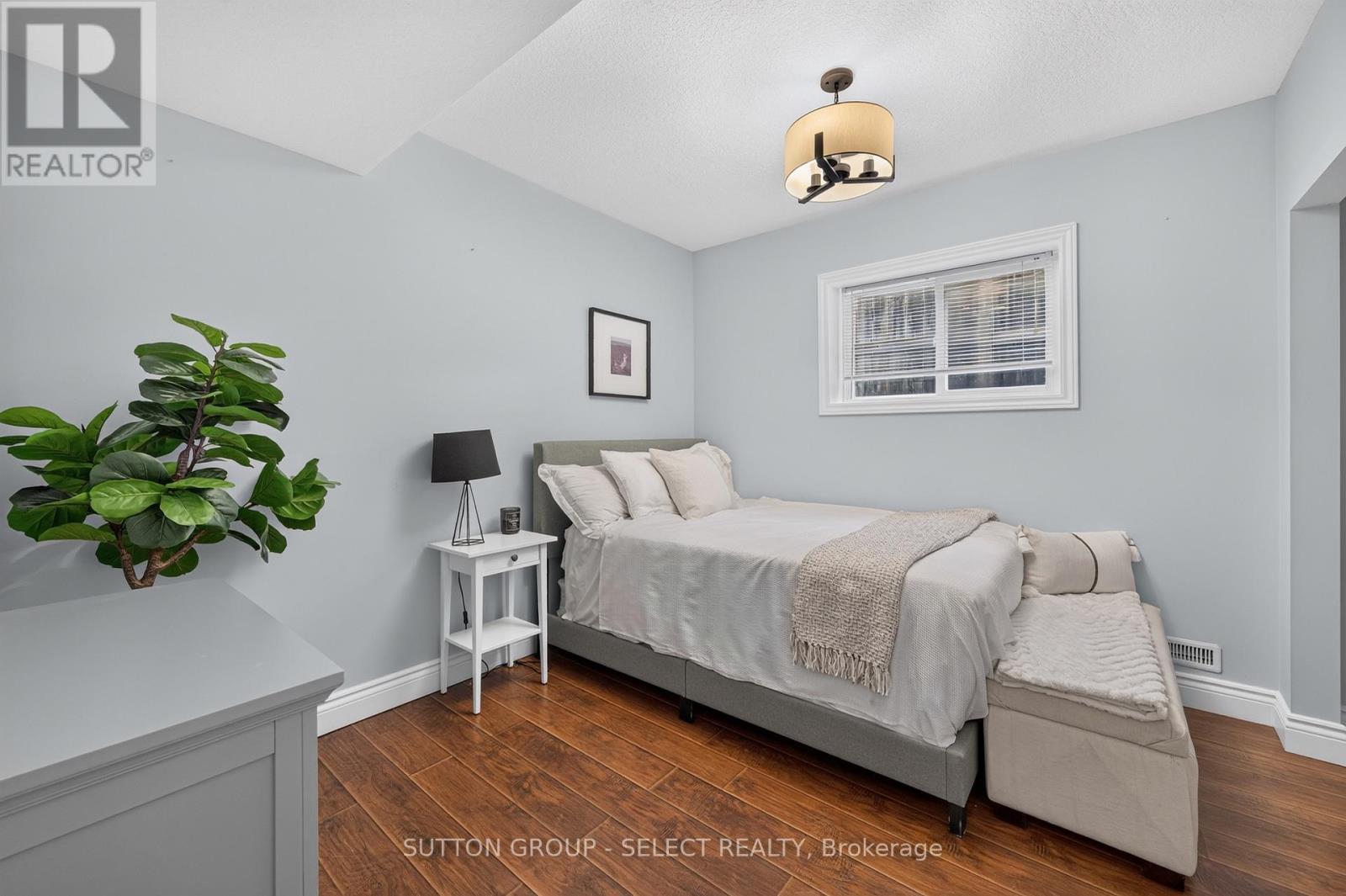1801 Seymour Crescent Property Photo 32