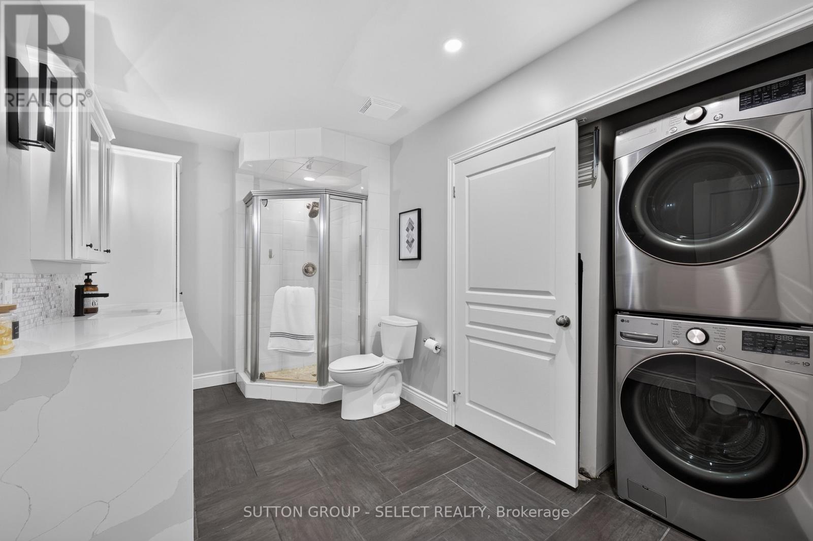 1801 Seymour Crescent Property Photo 36