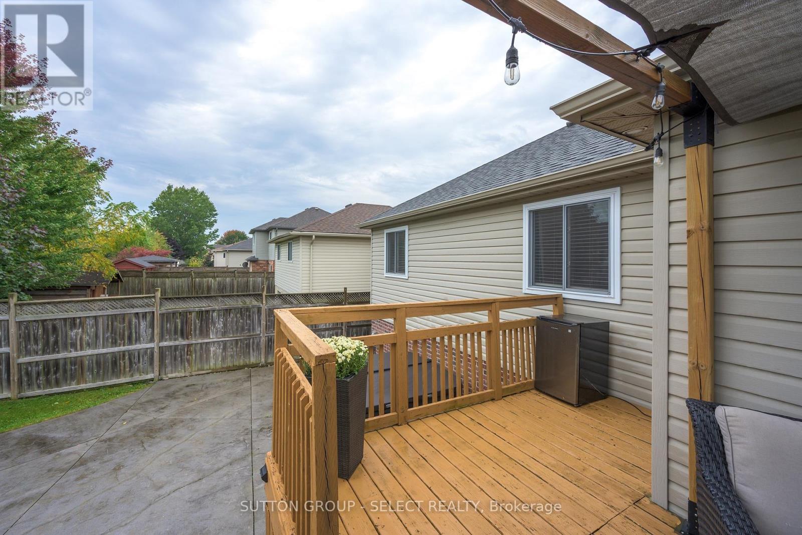 1801 Seymour Crescent Property Photo 38