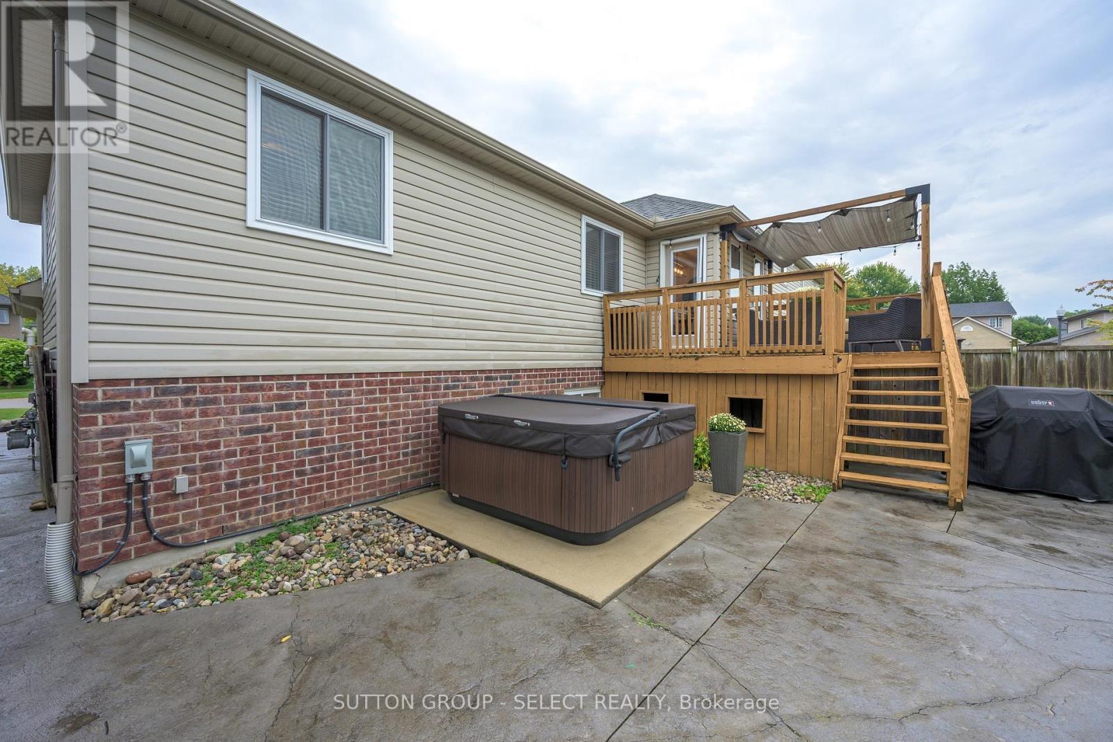 1801 Seymour Crescent Property Photo 43
