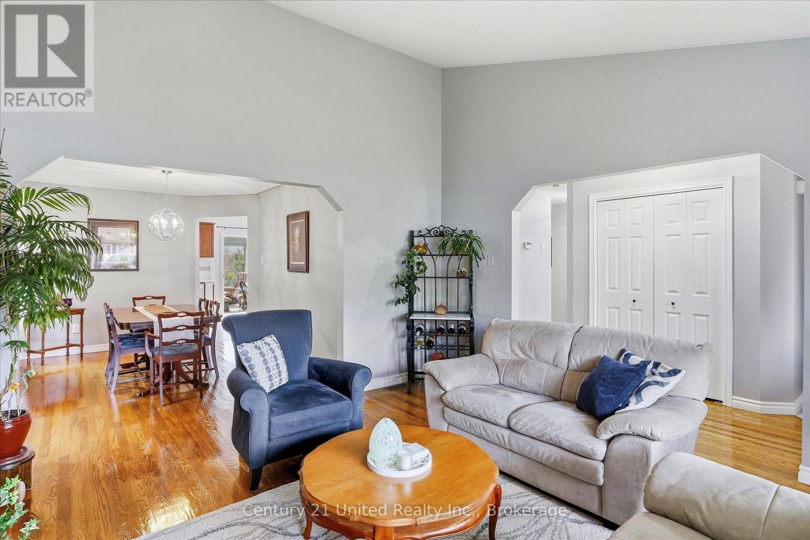 2318 Sumac Street Property Photo 5