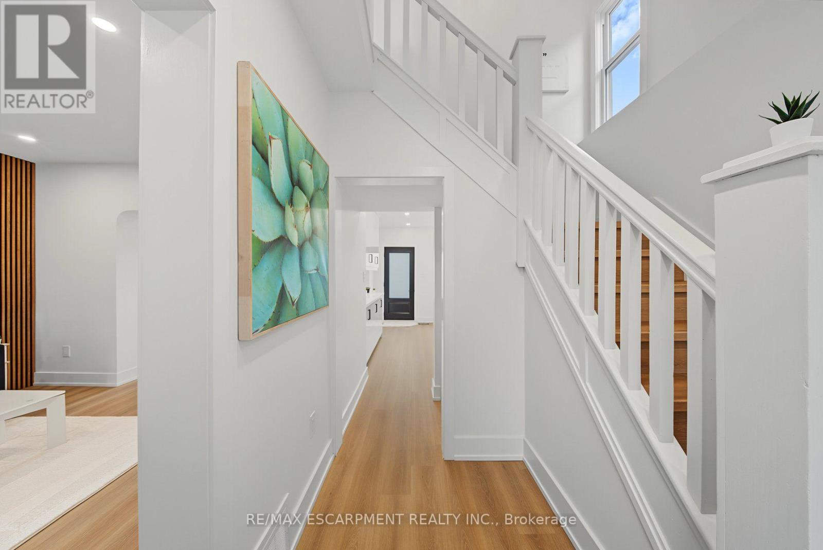 234 Balmoral Avenue S Property Photo 4