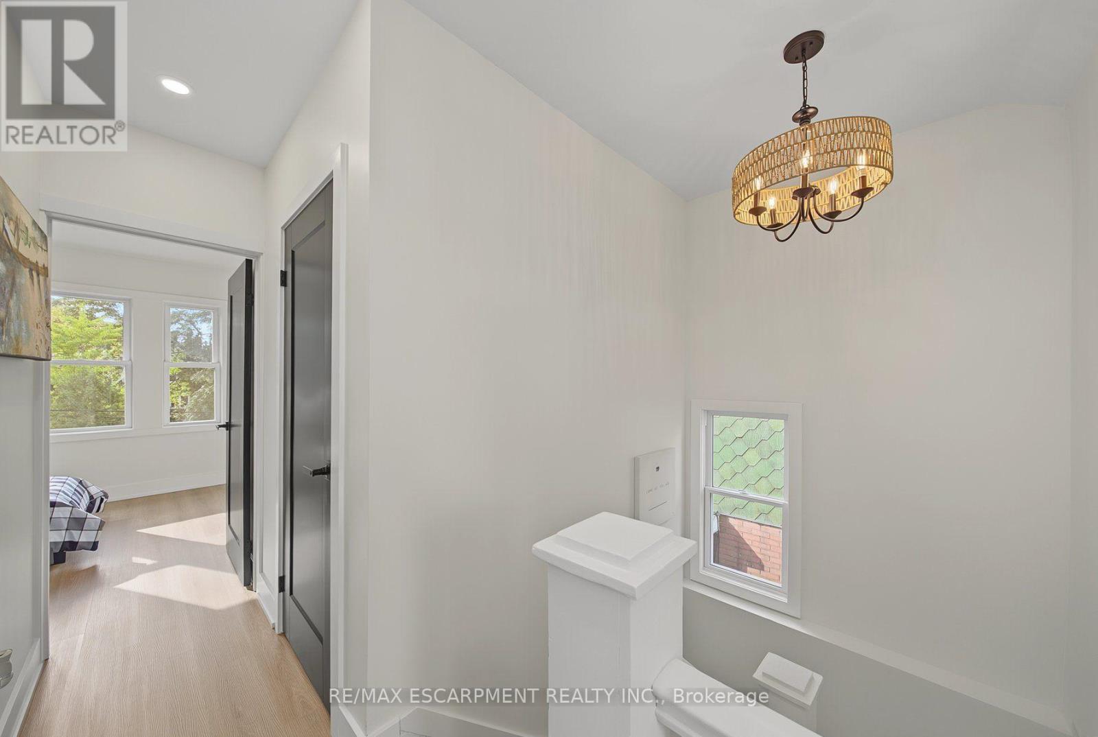 234 Balmoral Avenue S Property Photo 15