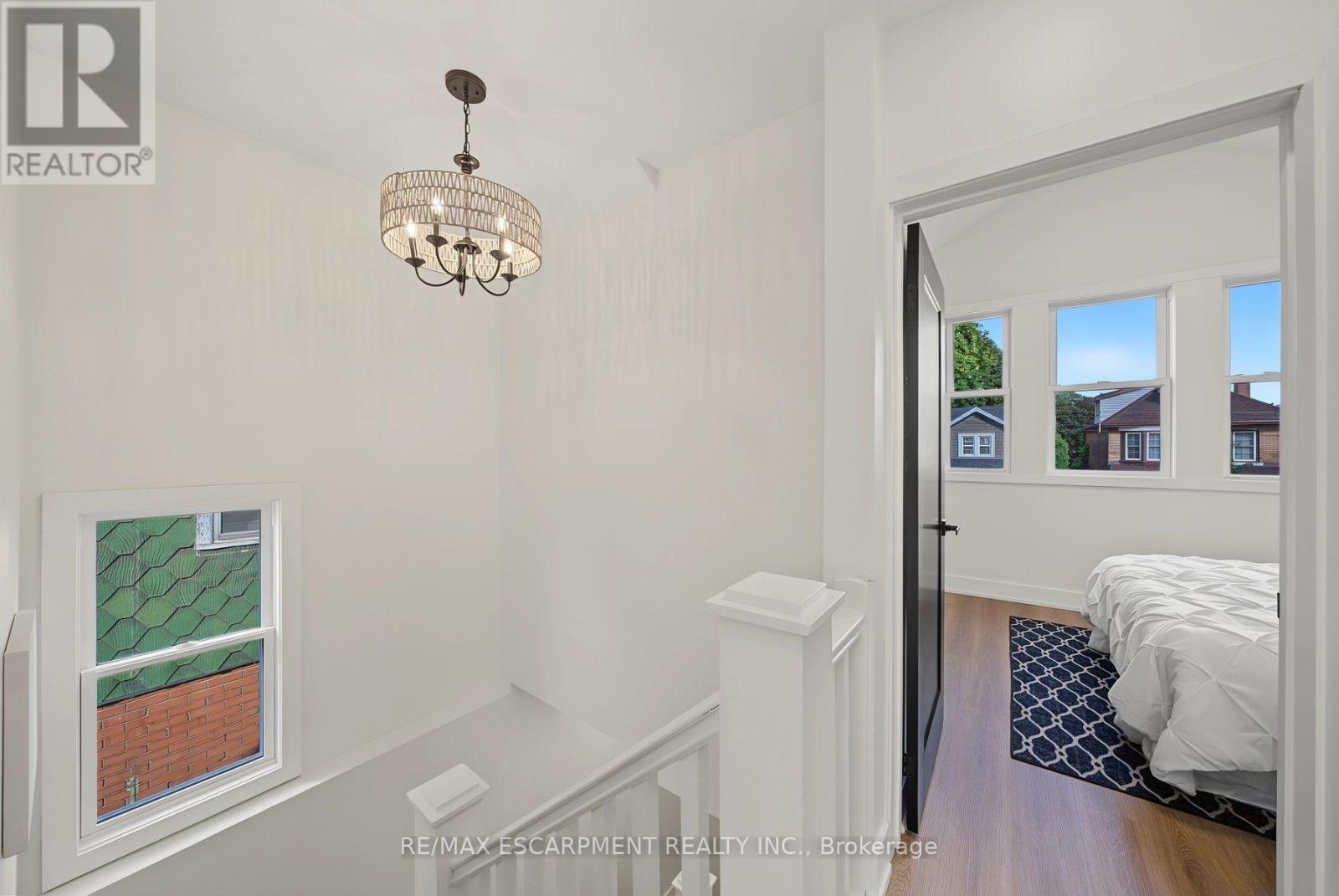 234 Balmoral Avenue S Property Photo 16
