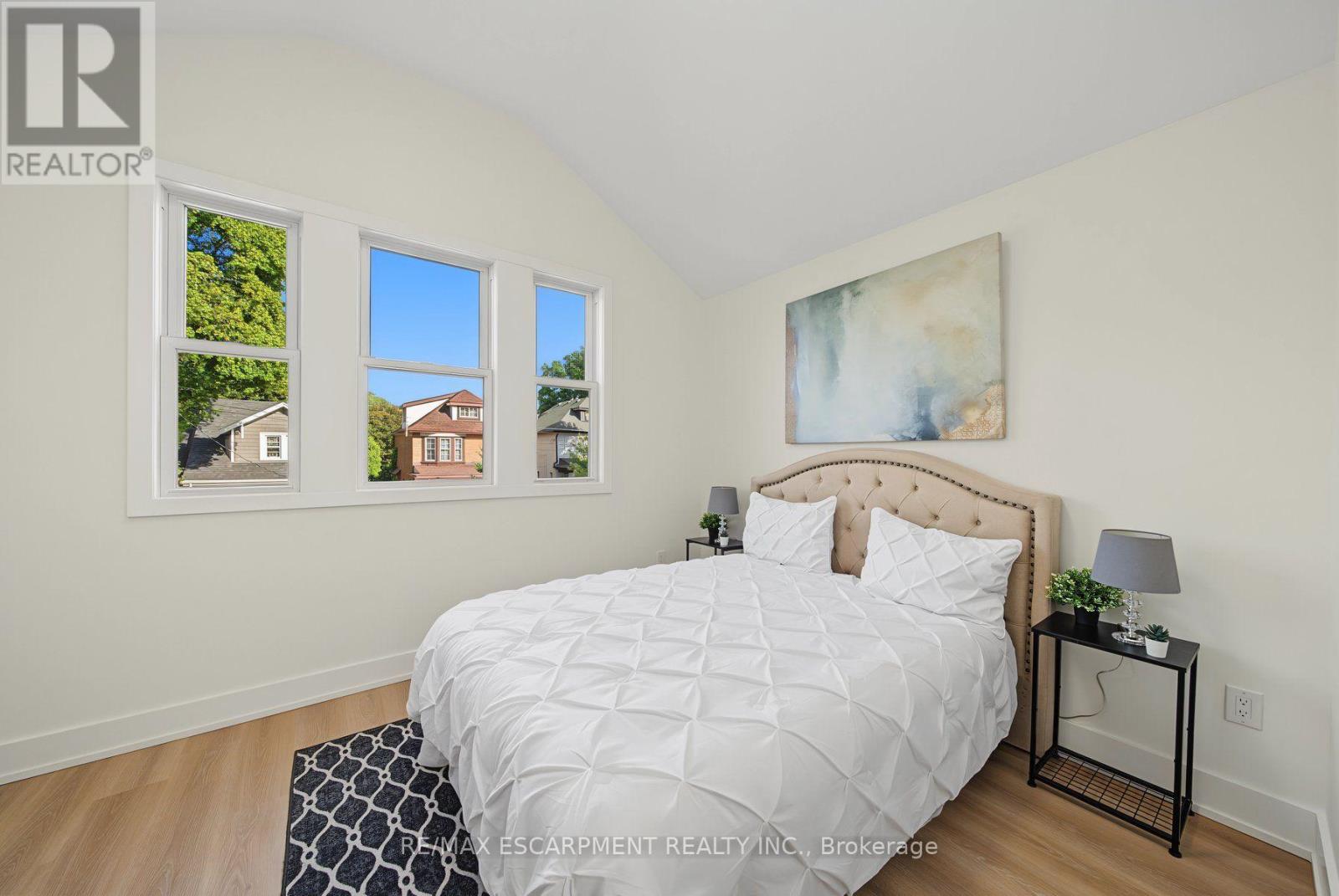 234 Balmoral Avenue S Property Photo 17