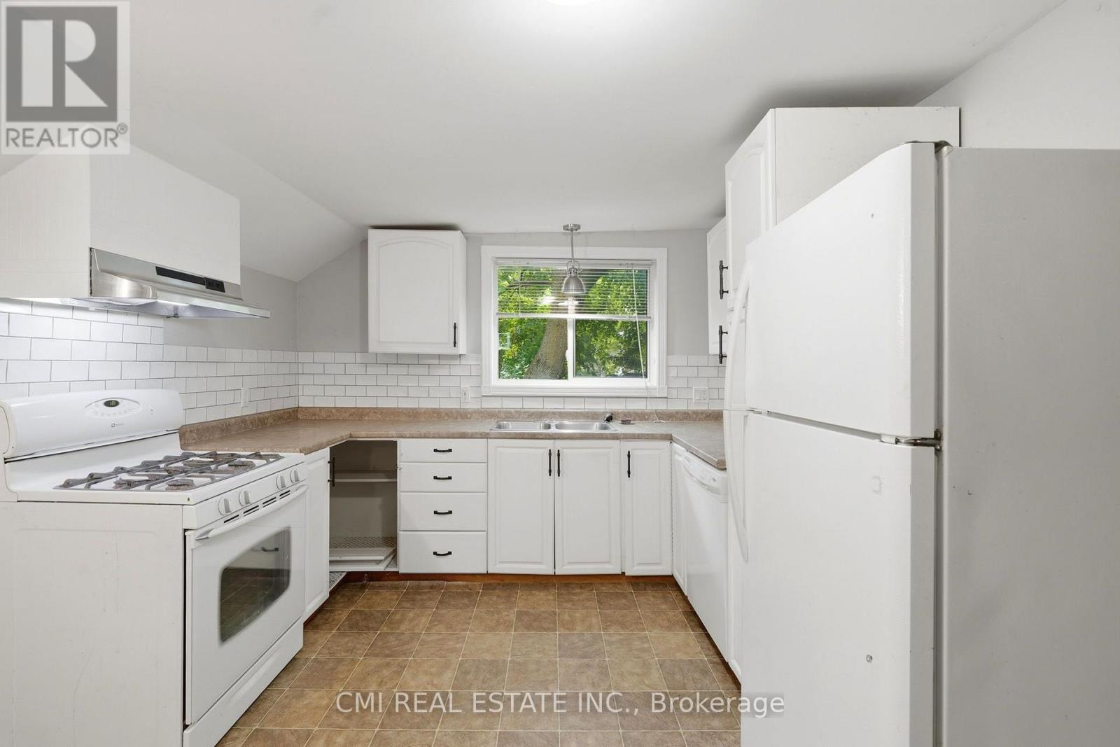12 Argyle Street Property Photo 14
