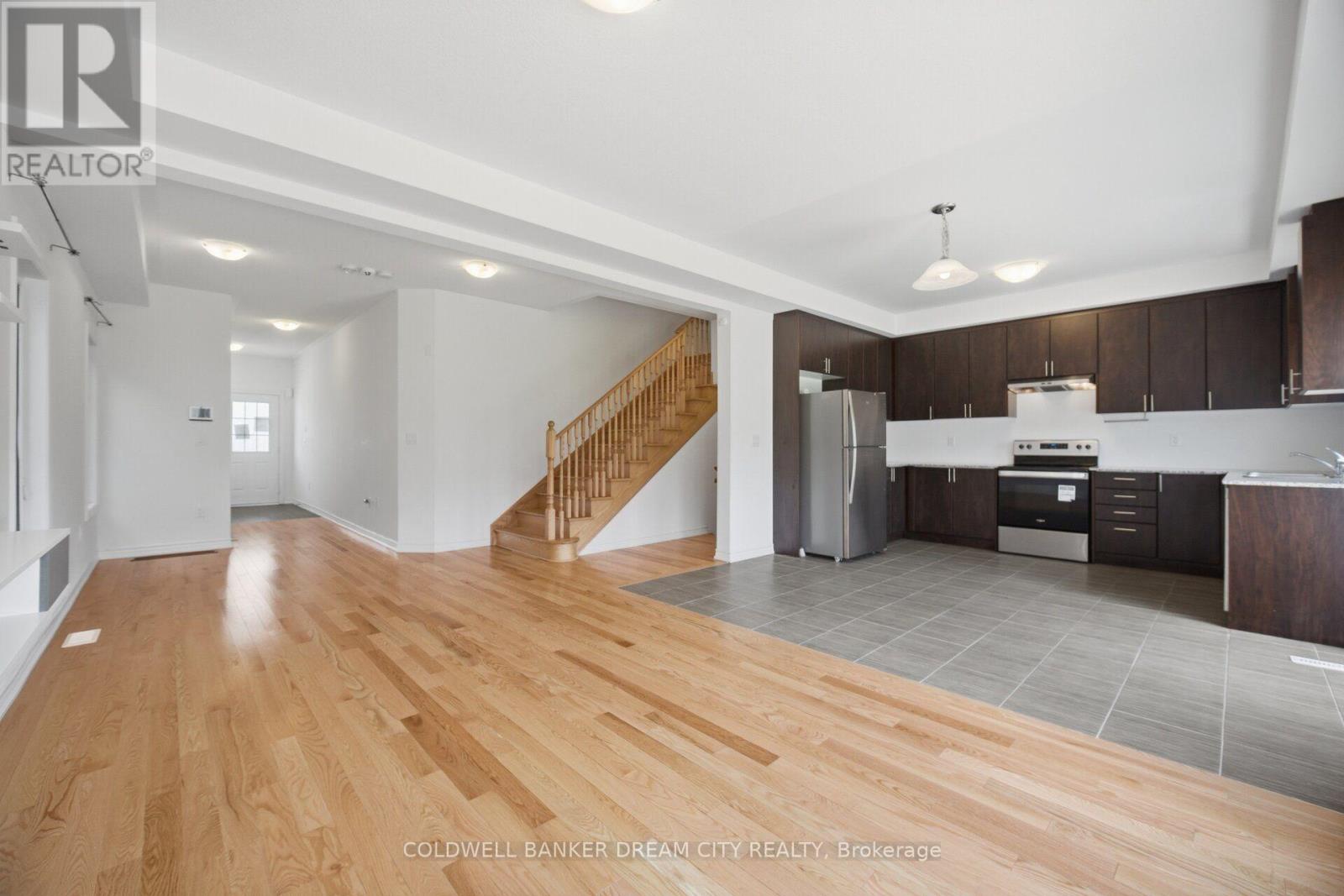 420 Vandusen Avenue Property Photo 8