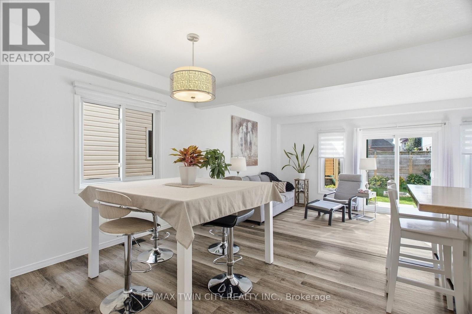 15 Cannes Street Property Photo 5