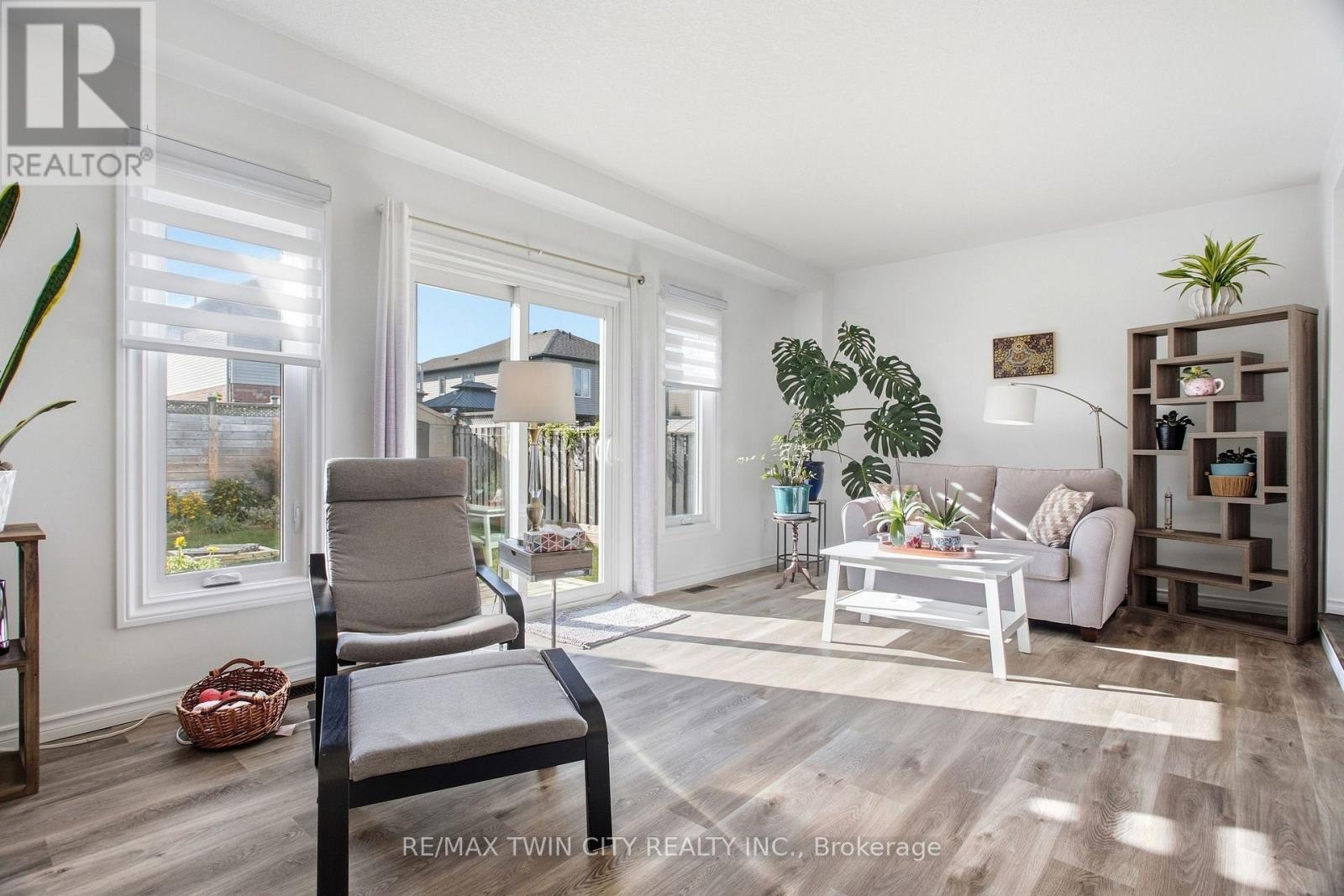 15 Cannes Street Property Photo 15