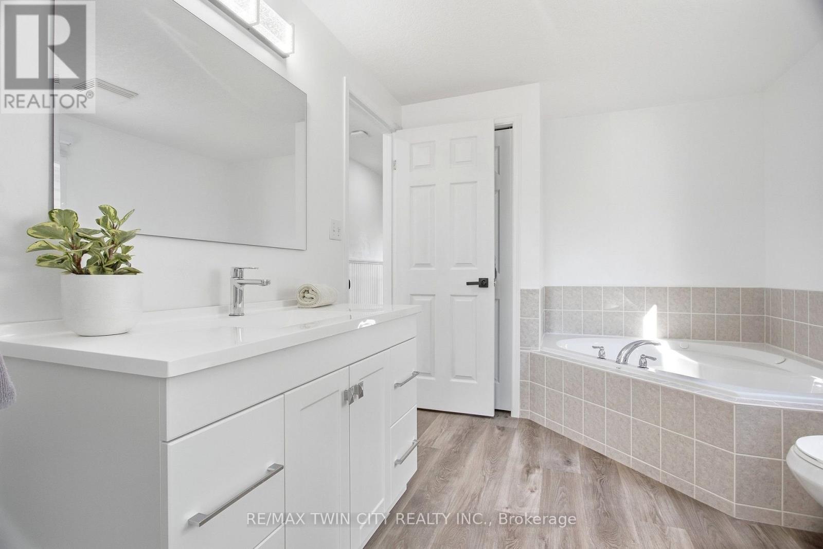 15 Cannes Street Property Photo 33
