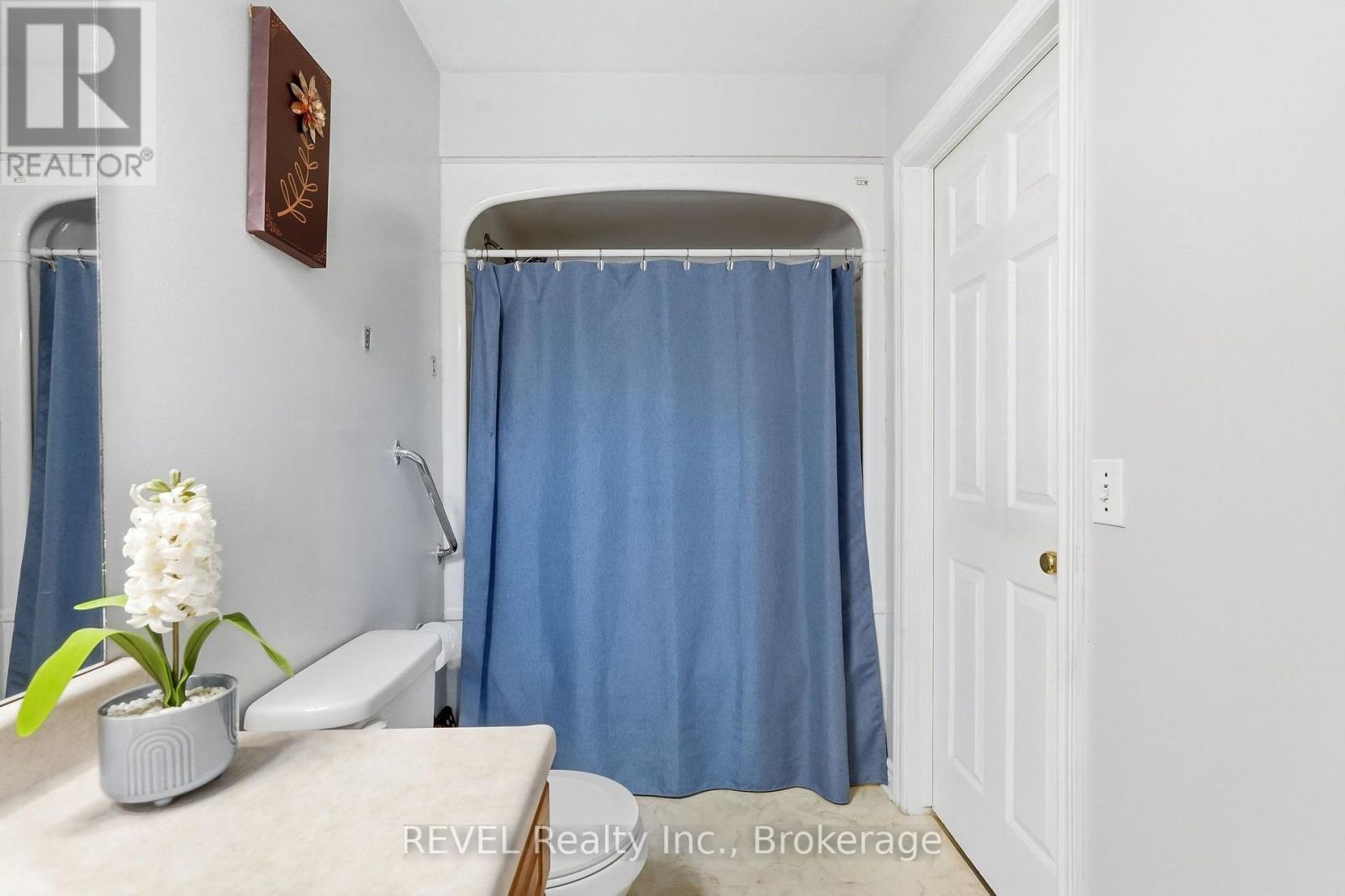 3 Ormond Street N Property Photo 16
