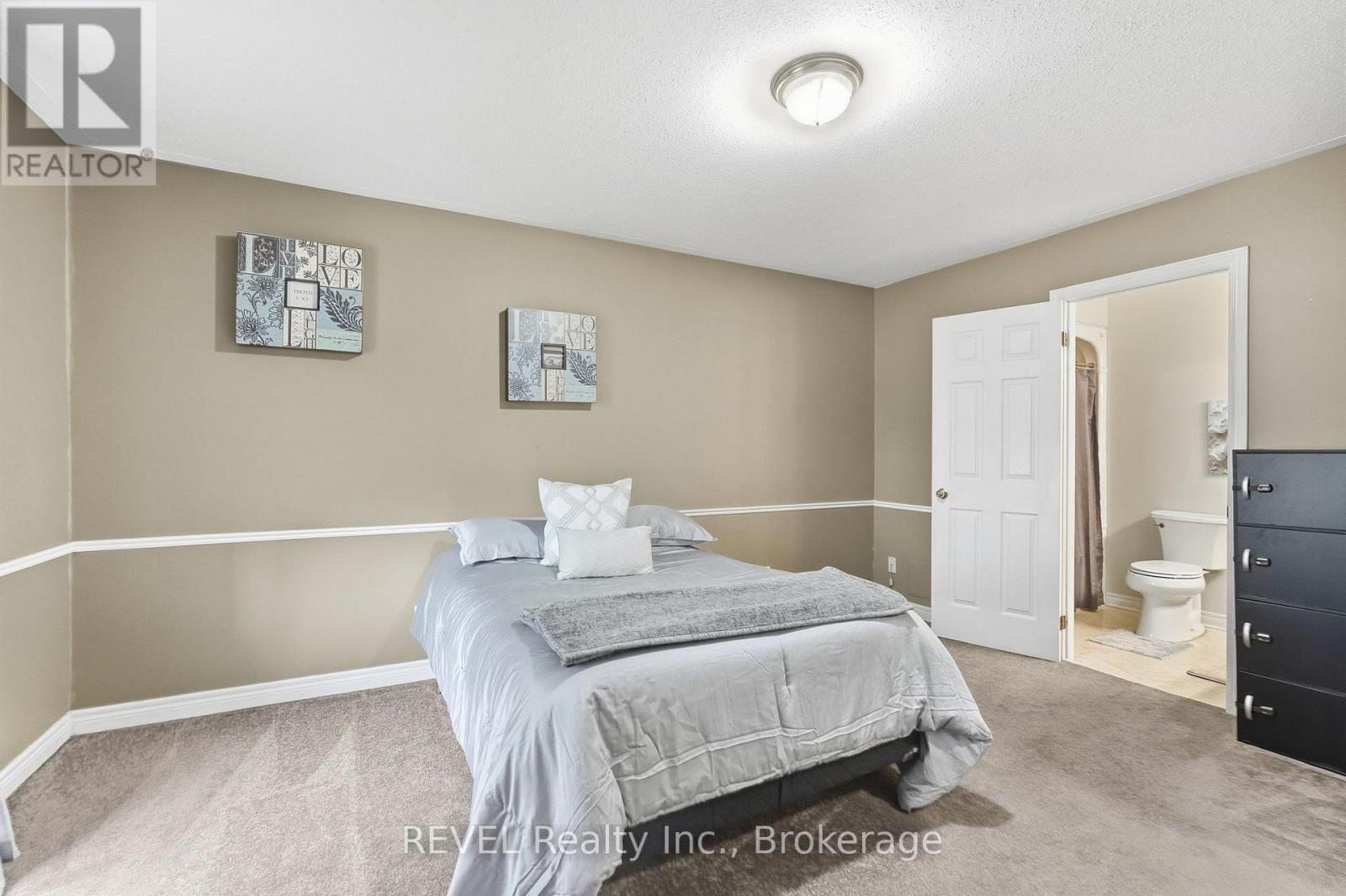 3 Ormond Street N Property Photo 22