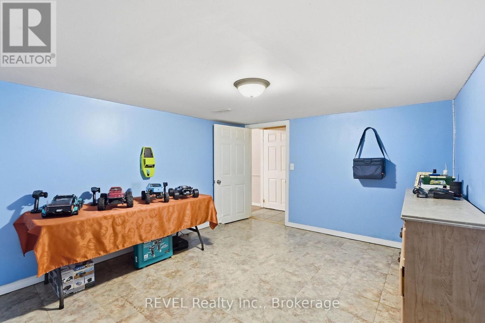 3 Ormond Street N Property Photo 30